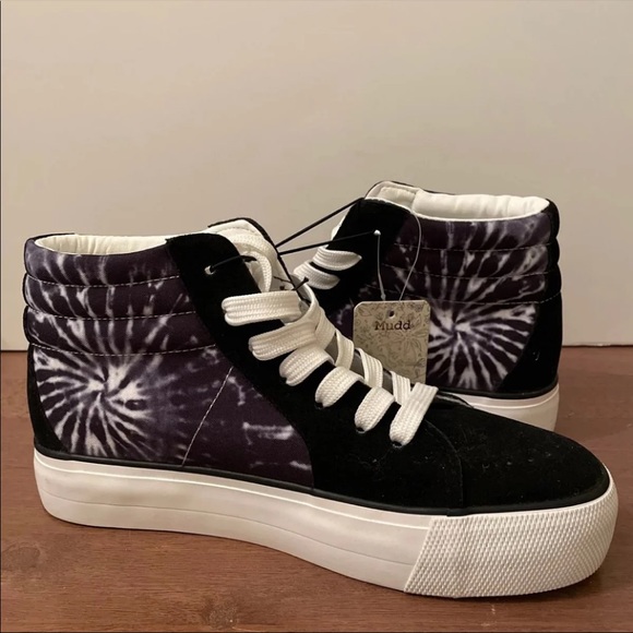 New MUDD Poppy Tie Dye Hi Top Sneakers - Picture 4 of 6